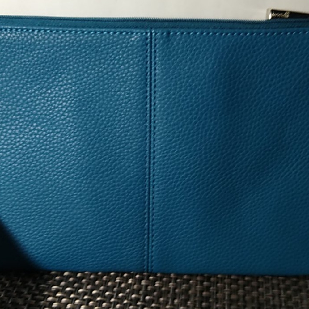 Jewell - Picture 3 of 7